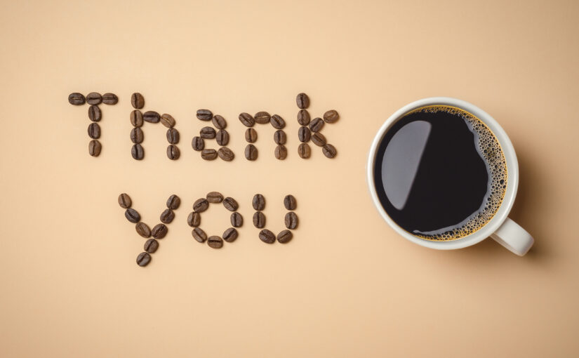 写真：Thank youの文字とコーヒー